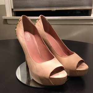 Vince Camuto Tan Heels 7.5